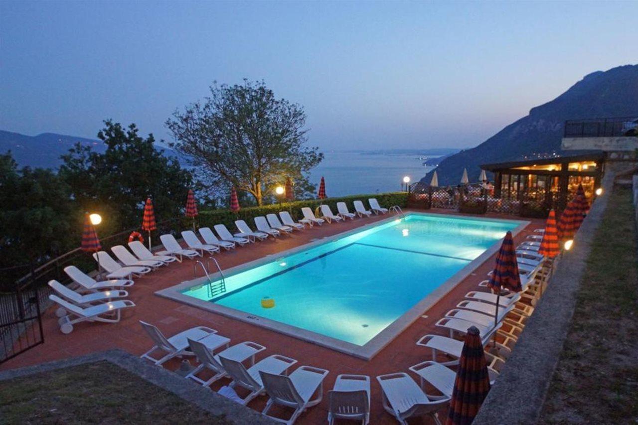 Hotel Residence La Rotonda Tignale Esterno foto