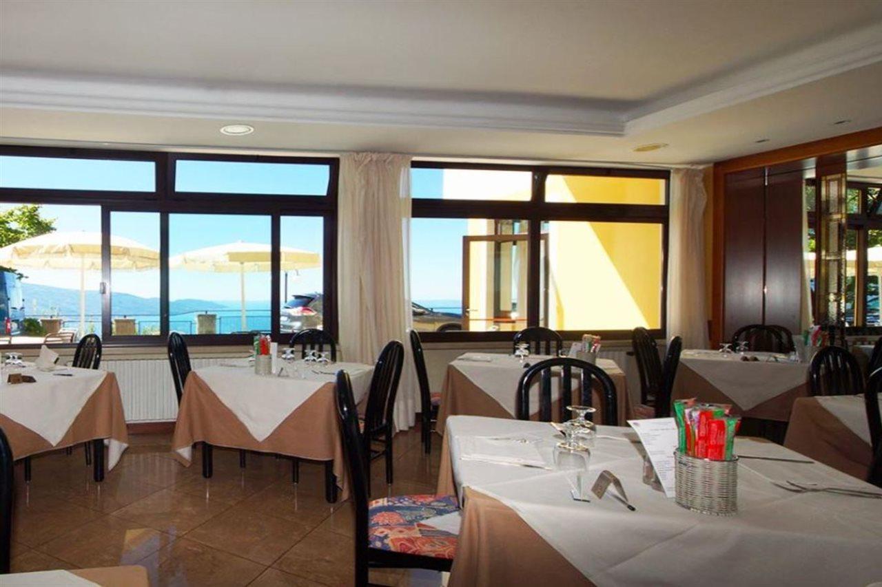 Hotel Residence La Rotonda Tignale Esterno foto