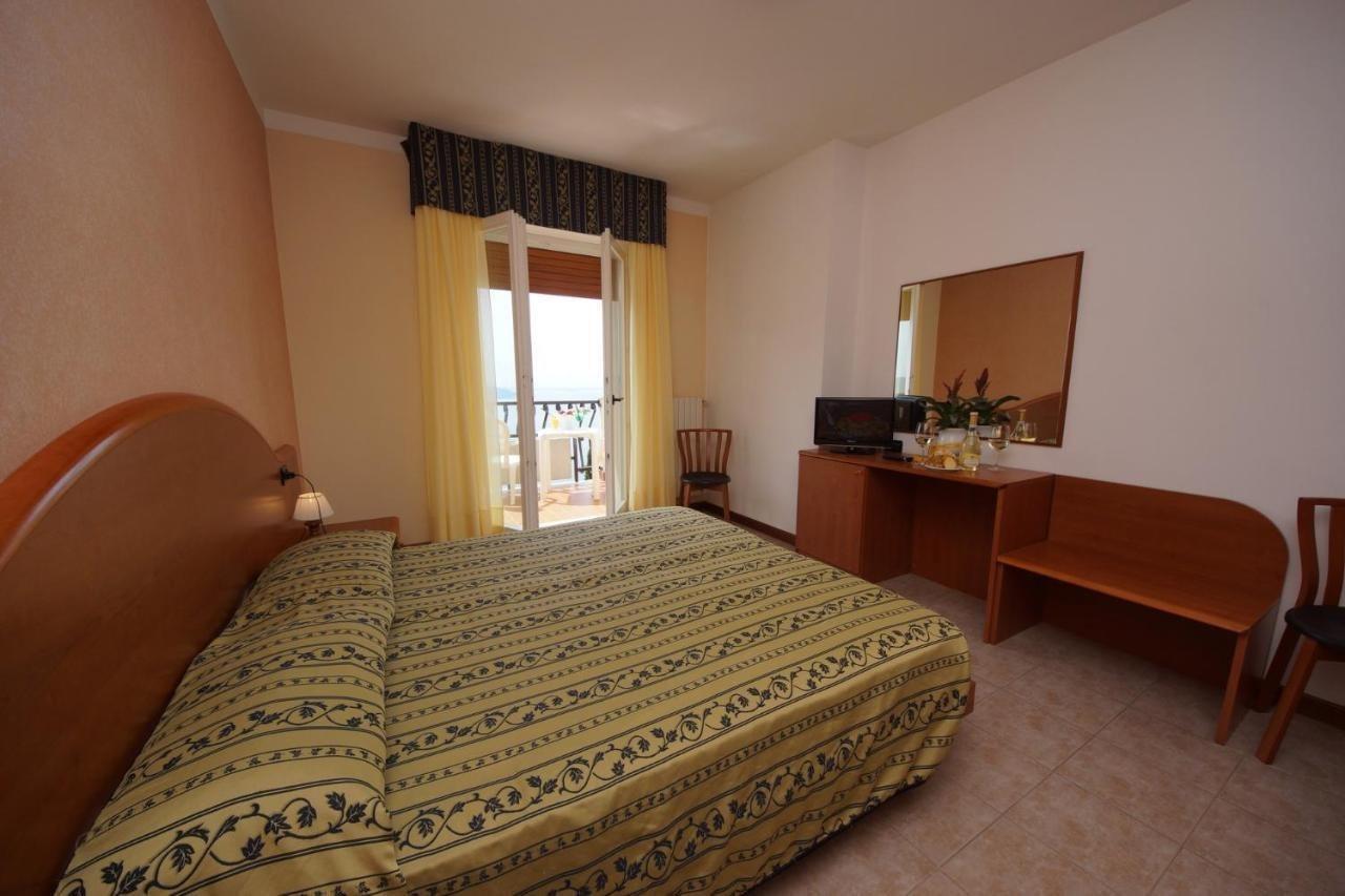 Hotel Residence La Rotonda Tignale Esterno foto
