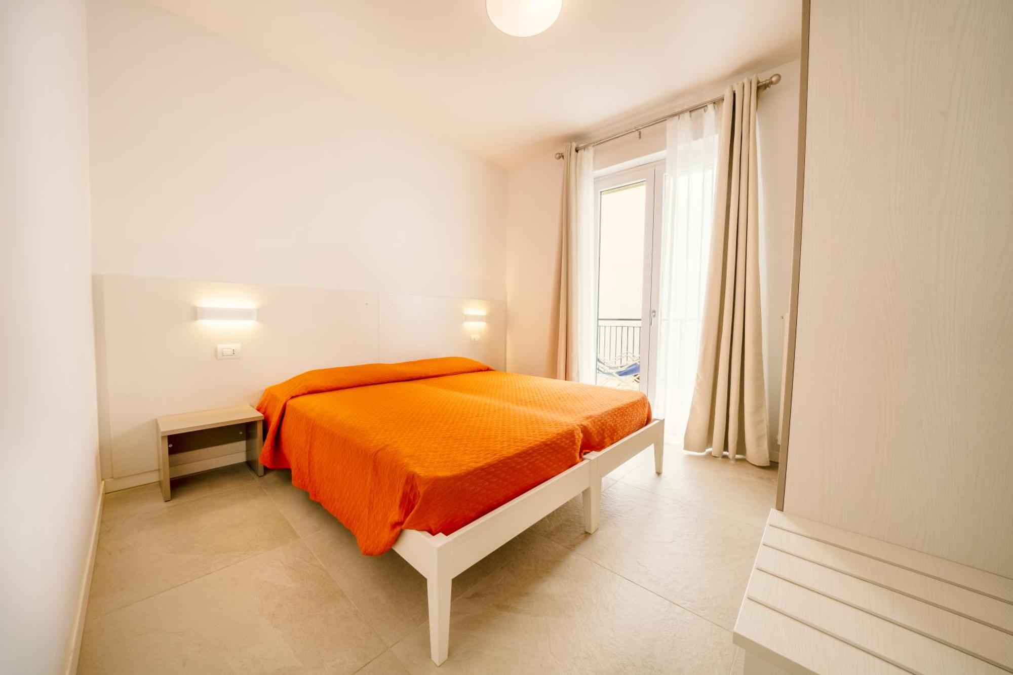 Hotel Residence La Rotonda Tignale Esterno foto