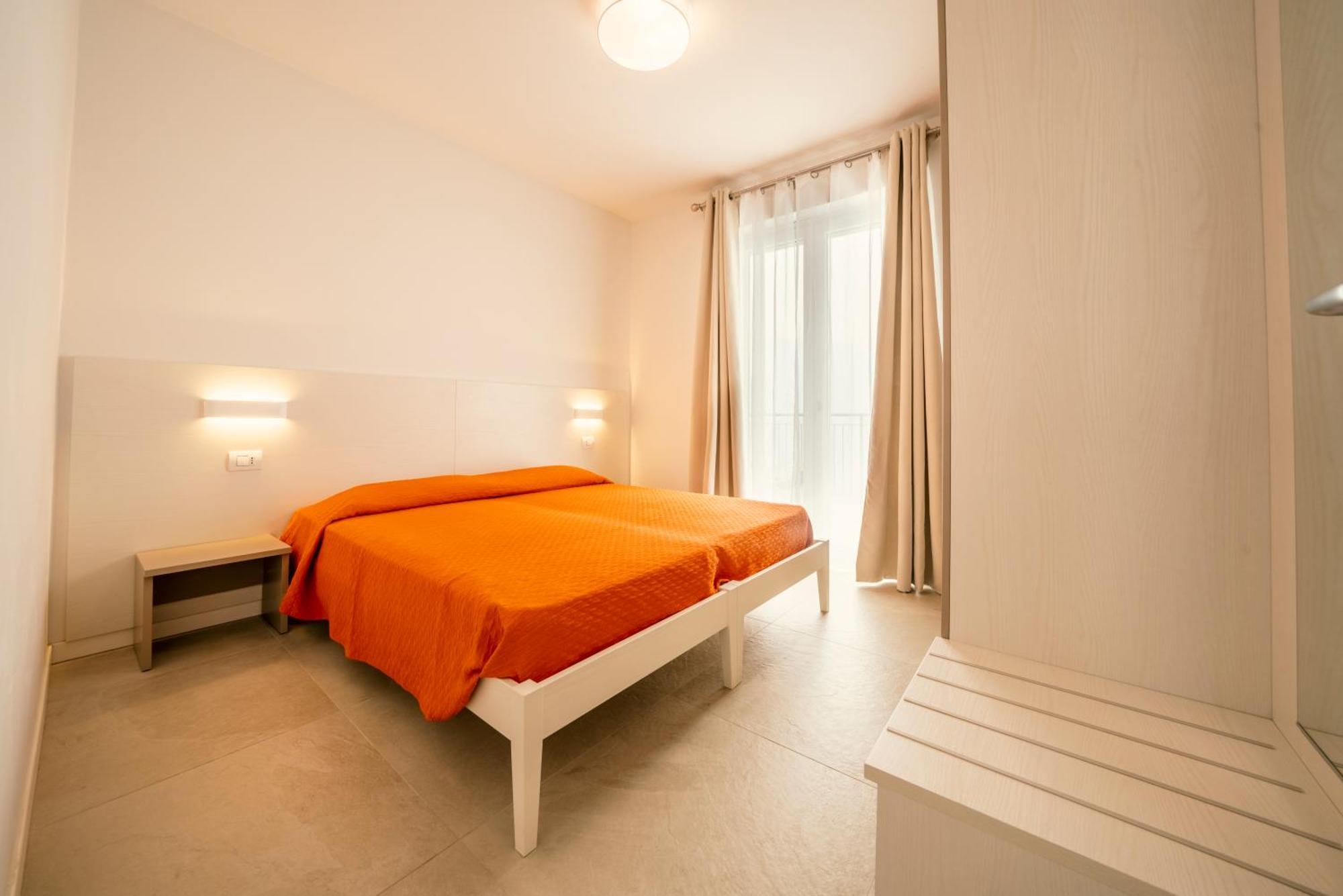 Hotel Residence La Rotonda Tignale Esterno foto