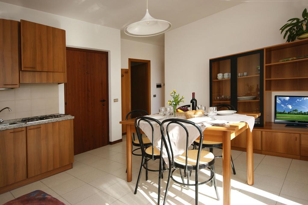 Hotel Residence La Rotonda Tignale Esterno foto