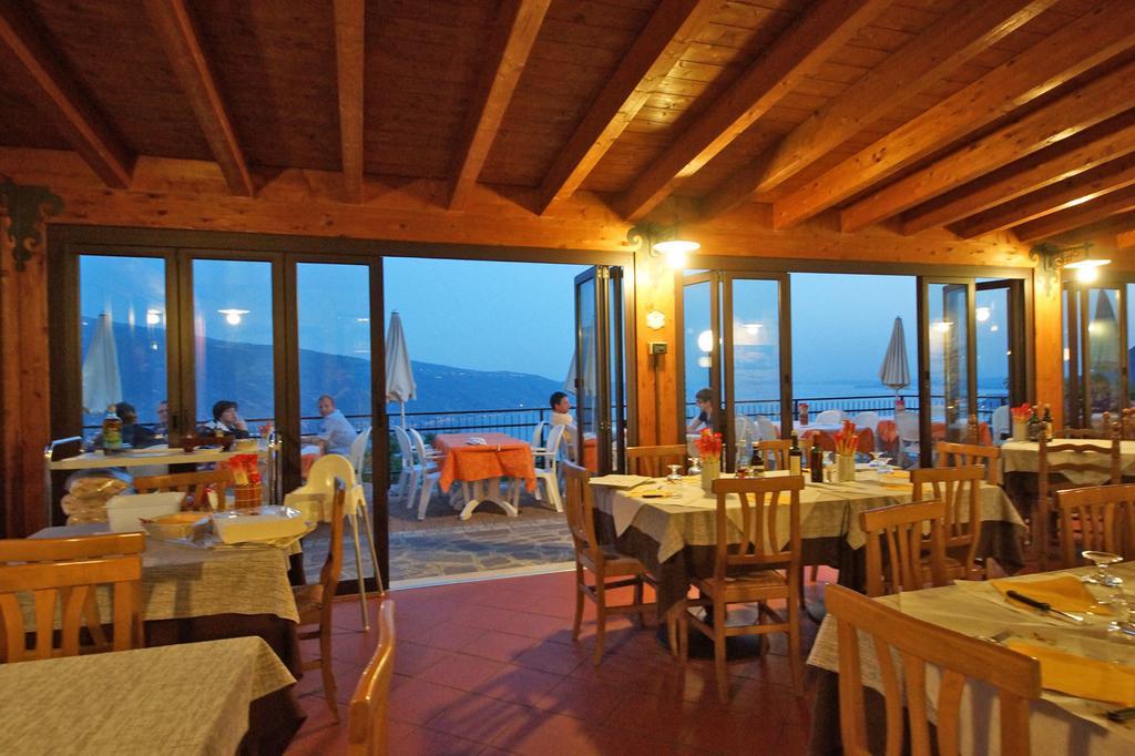 Hotel Residence La Rotonda Tignale Esterno foto