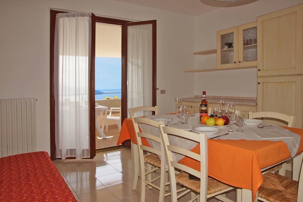 Hotel Residence La Rotonda Tignale Esterno foto